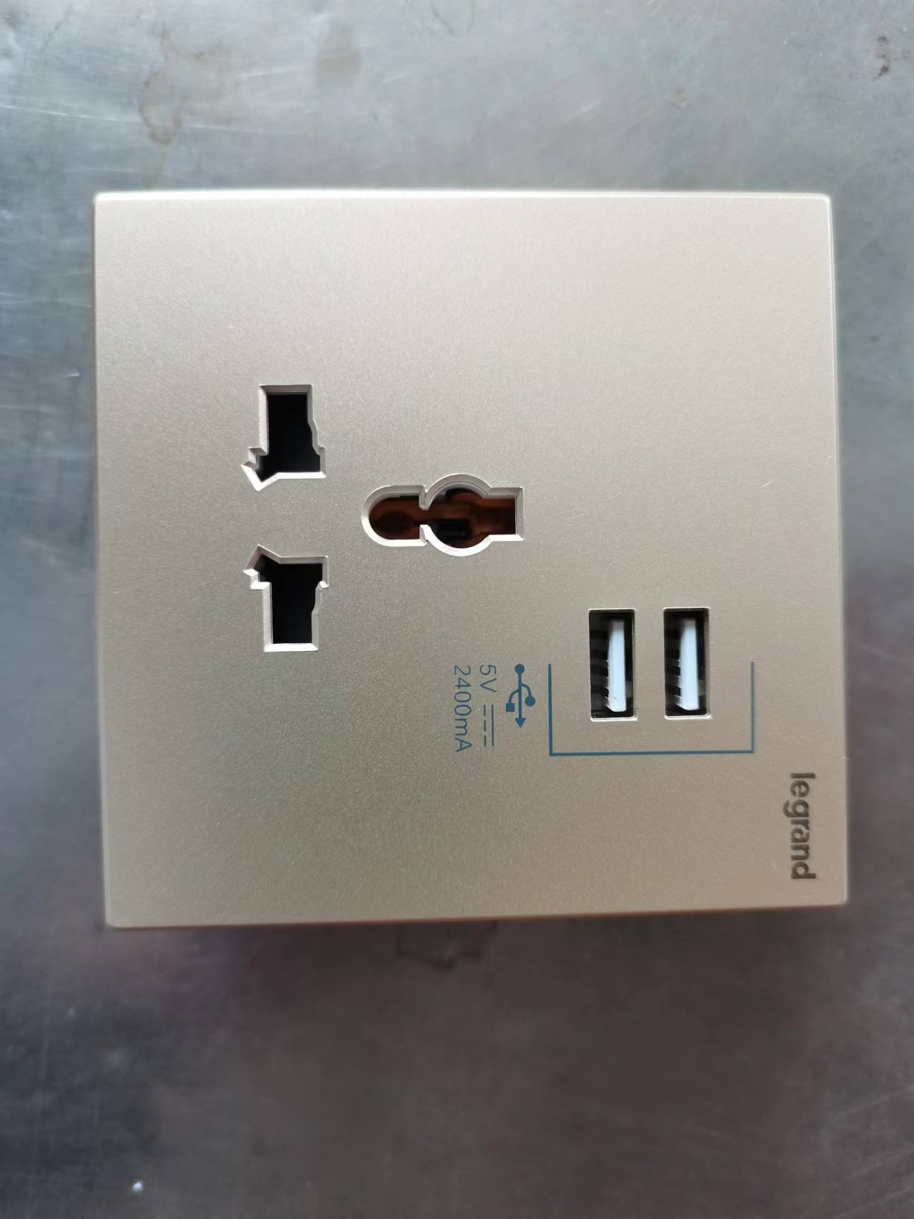 K8逸景 K8逸景 K8米兰金/国际三孔USB 86型 K8/426/S/U-C2 86型 K8/426/S/U-C2