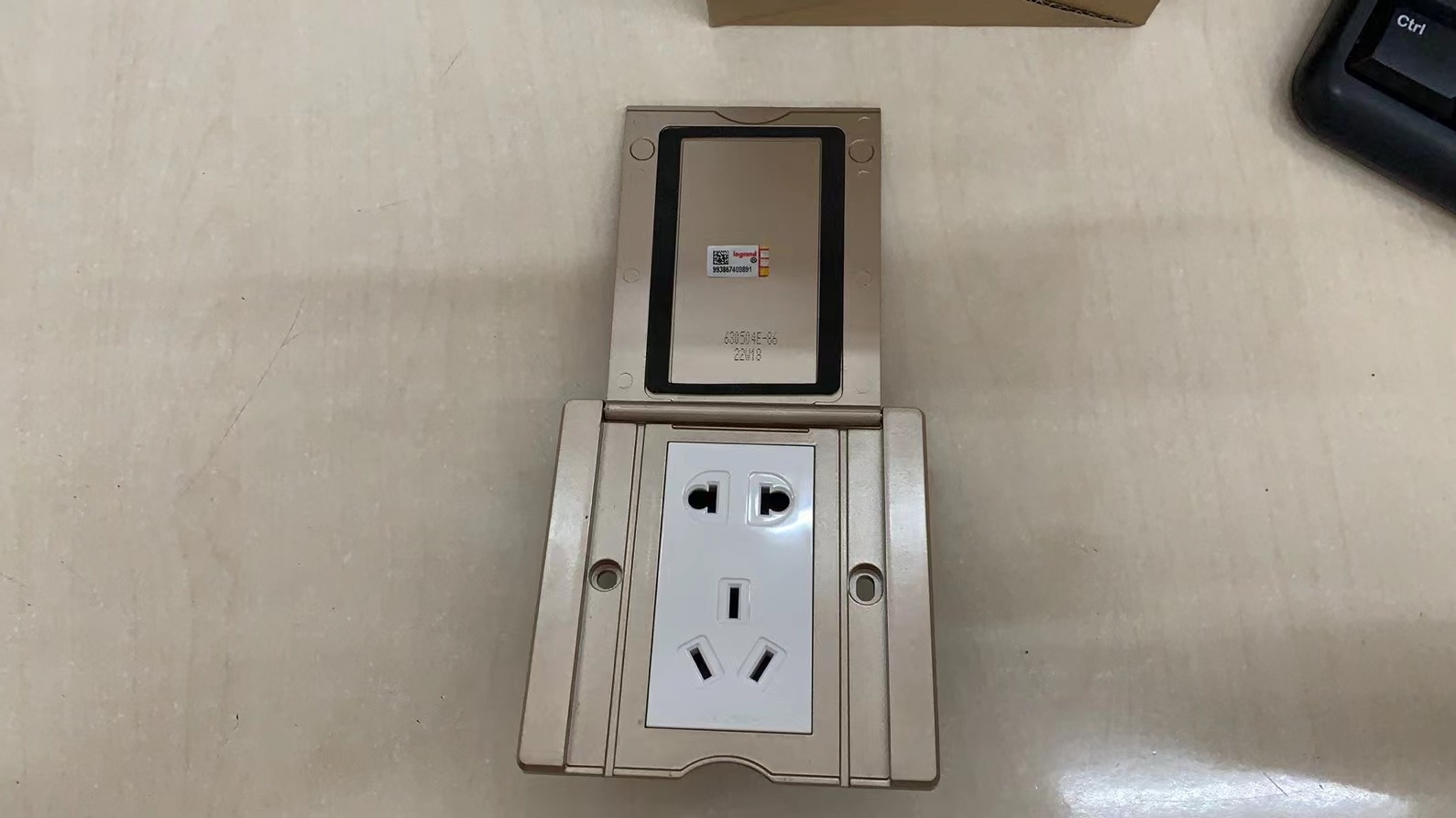 其它地插 其它地插 86型铜面地插（五孔）630504E-86  630504E-86 630504E-86